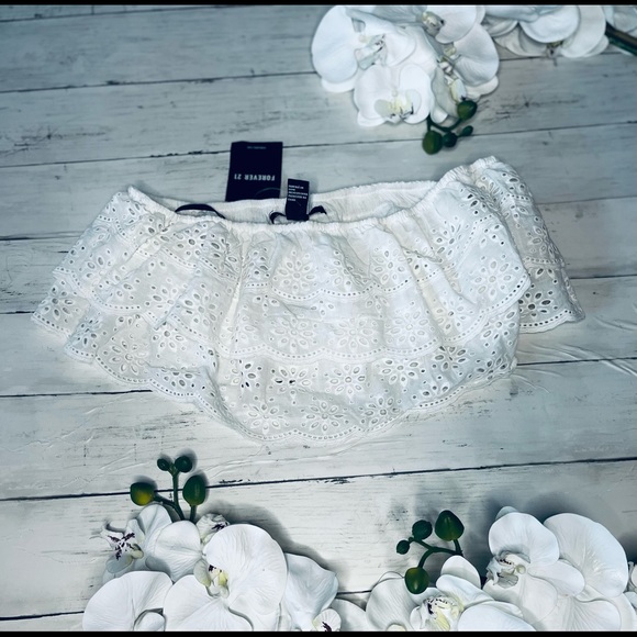 Cute and Flirty spring/summer flounce crop top! - Picture 2 of 2